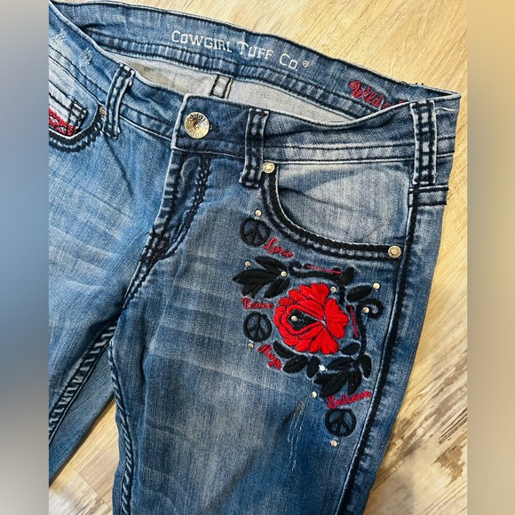 Cowgirl Tuff Wild & Free Jeans 28/33 - Picture 2 of 9